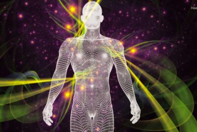 Wireframe human figure with glowing nodes and swirling light representing a forbedre energy flow.