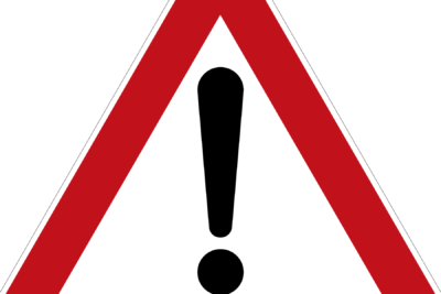 Red triangular warning sign with black exclamation mark symbolizing argumenten