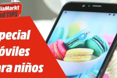 Smartphone close-up showing colorful macaron wallpaper and a red promotional banner mentioning celulares infantiles