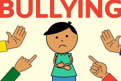 Sad child cartoon surrounded by pointing hands representing combater bullying 1