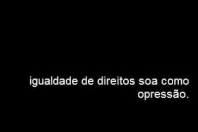White Portuguese sentence on black background with the words igualdade condicoes 1.