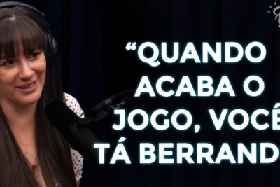 Woman speaking into a microphone while wearing headphones in a podcast studio, jogos tabuleiro 1