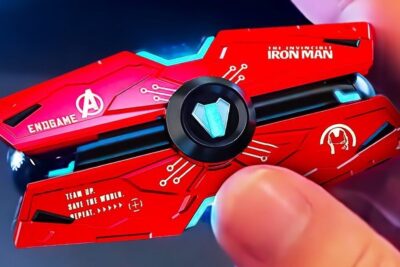 Red Iron Man-themed handheld spinner with arc reactor motif and detailed circuit patterns, nuove tecnologie 2