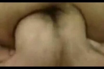 Intimate close-up of parejas sexo 2 showing two adults in a private, blurred moment.