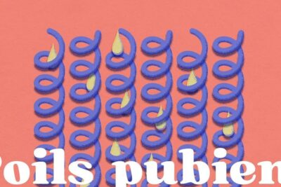 Stylized pattern of curled blue hair-like spirals symbolizing poils pubiens on a coral background