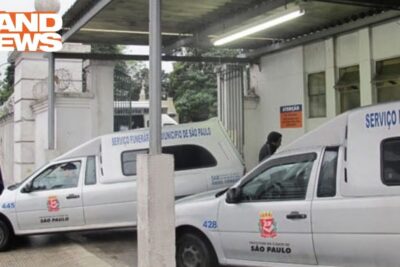 White municipal funeral service vehicles parked at a São Paulo facility privatizacao servicos 1