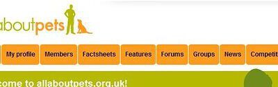 Pet community website header with green pet logo and orange navigation tabs, redes sociales 5.