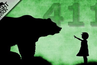 Silhouetted child reaching toward a large bear on a textured green background as a metaphor to sensationsjournalismus erkennen.