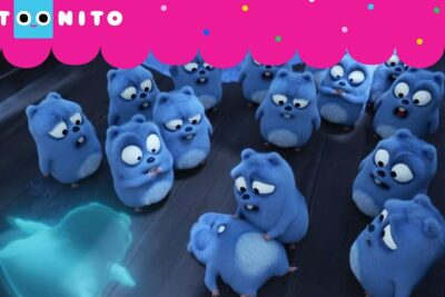 A group of small blue, fluffy rodent-like cartoon characters gather around a glowing spirit in a dark space uso rato.